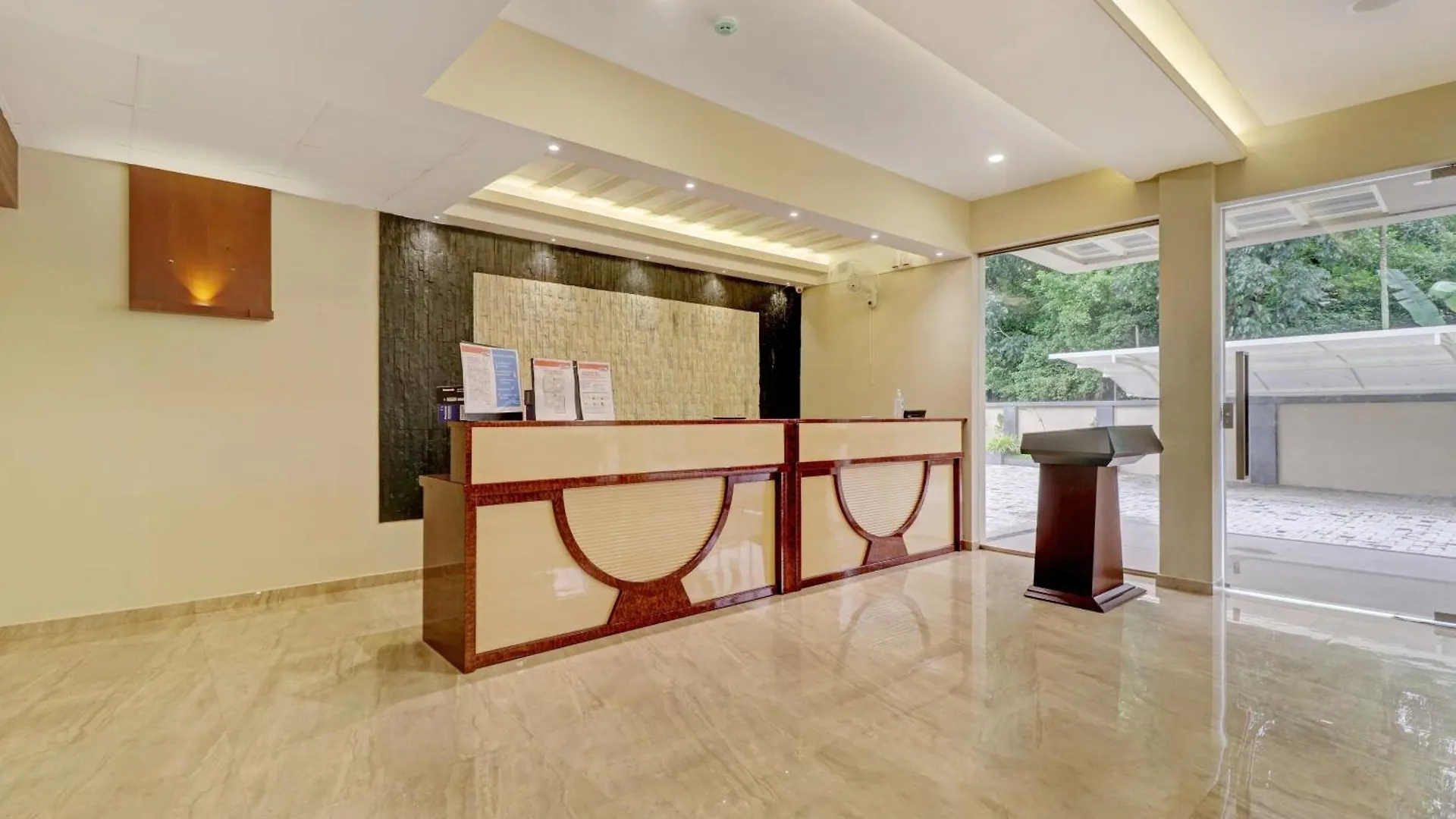 Super Townhouse Kizhakkambalam Tourist Home Muttam  Hotel Muttam (Ernakulam)