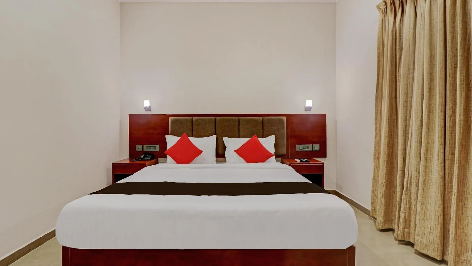Super Townhouse Kizhakkambalam Tourist Home Muttam  3*, Muttam (Ernakulam) India