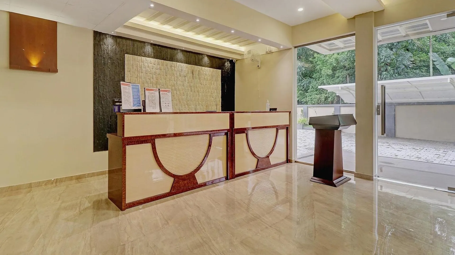Super Townhouse Kizhakkambalam Tourist Home Muttam  3*, Muttam (Ernakulam) India