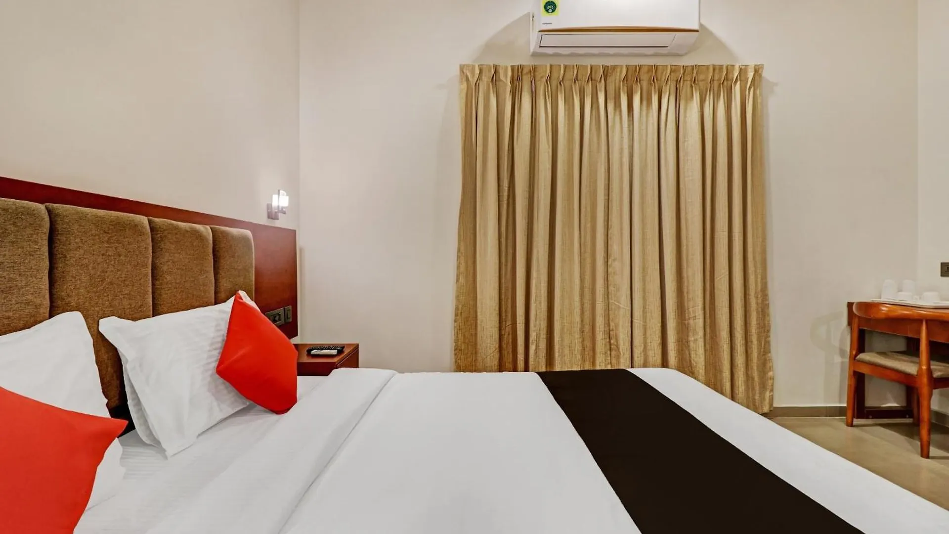 Super Townhouse Kizhakkambalam Tourist Home Muttam  3*, Muttam (Ernakulam) India