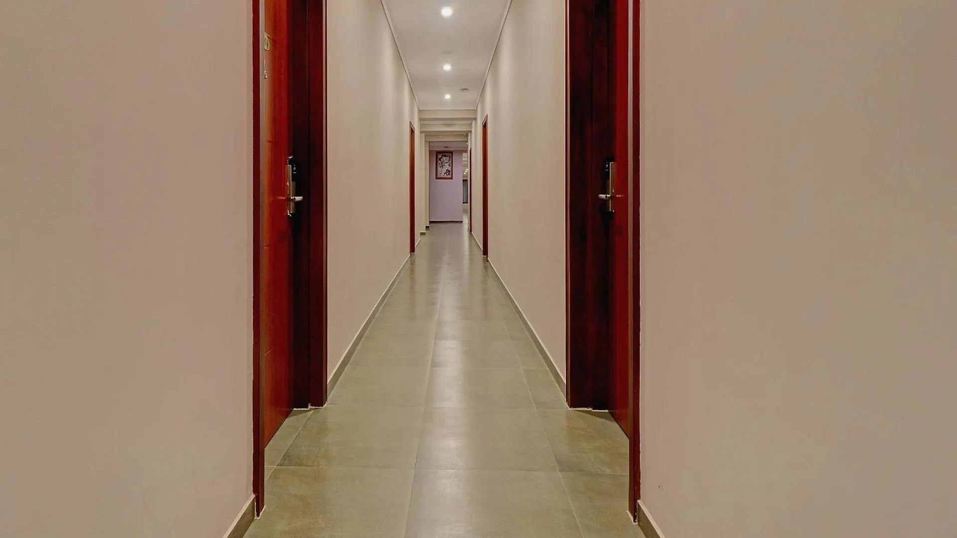 Super Townhouse Kizhakkambalam Tourist Home Muttam  Hotel Muttam (Ernakulam)