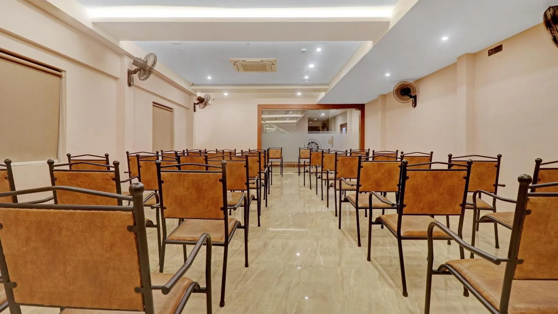 Super Townhouse Kizhakkambalam Tourist Home Muttam  Hotel Muttam (Ernakulam)